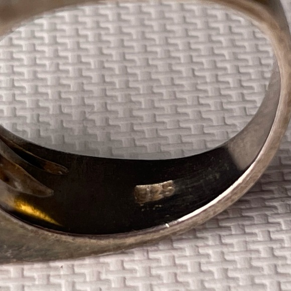 Sterling Silver Ring - sz 7.5 - Picture 4 of 4
